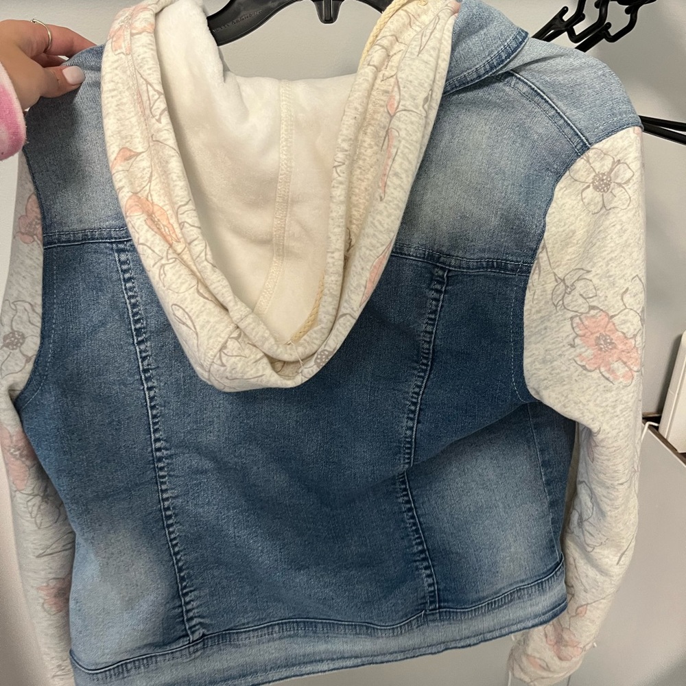 Jean jacket - Picture 4 of 4
